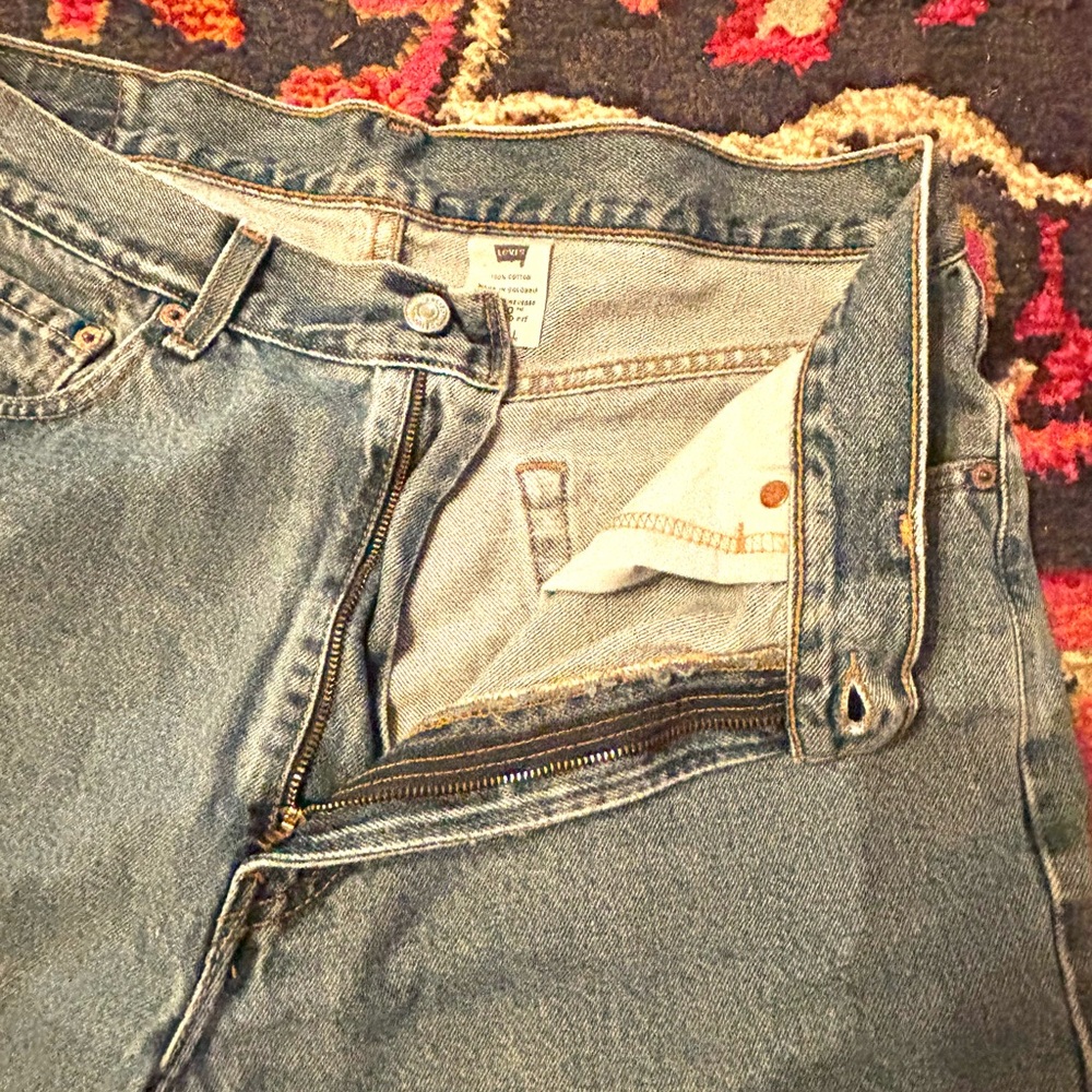 Men’s Levi’s 550 Denim Shorts - Size 34 - Picture 5 of 5